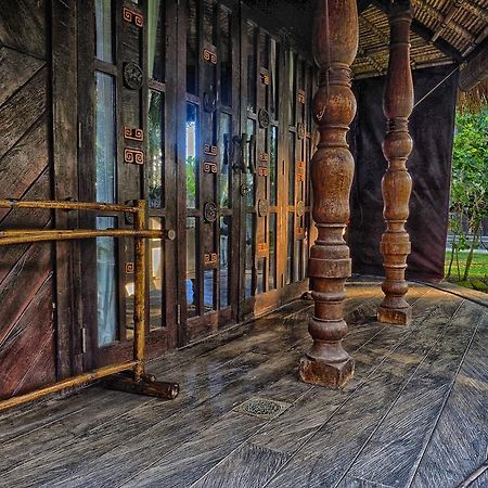 Most Exotic Beachfront Villa Keong Табанан Экстерьер фото
