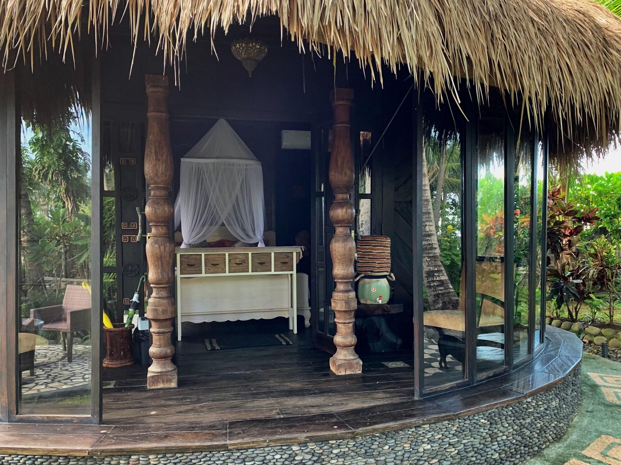 Most Exotic Beachfront Villa Keong Табанан Экстерьер фото