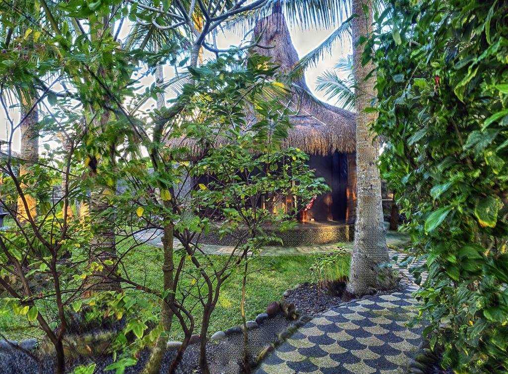 Most Exotic Beachfront Villa Keong Табанан Экстерьер фото